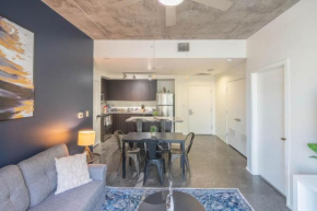 Modern 2BD - CDT - Gym, Pool, Parking - Sleep 8